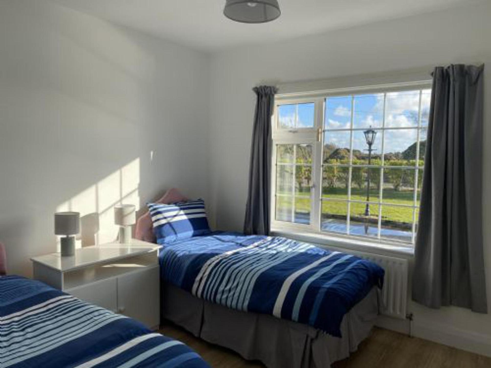 4-Bed House In Rosslare Strand With Swimming Pool Mervyn Eksteriør billede